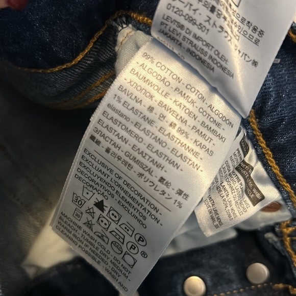 Levi’s Ribcage Shorts Dark Wash Distressed - Picture 8 of 8